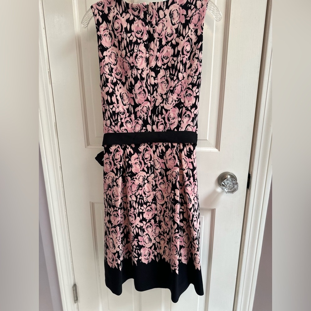 LUXE by Carmen Marc Pink Roses 💗🌹 dress, back zipper. Black Belt💖Easter dress - Picture 2 of 11